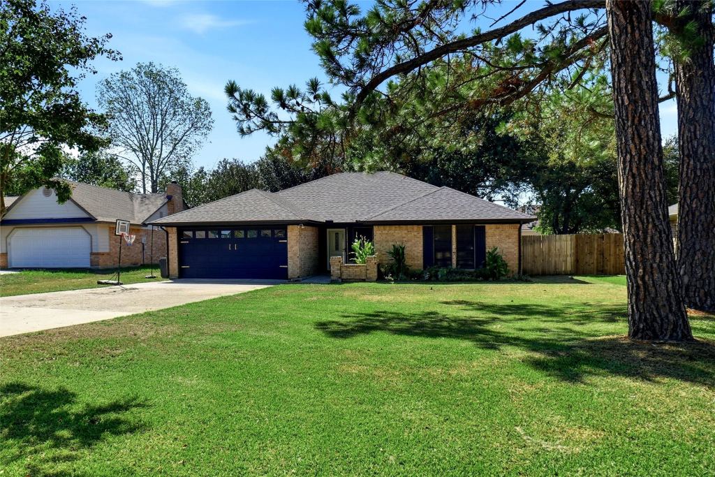 8624 Crestview, North Richland Hills, TX 76182 — photo 1