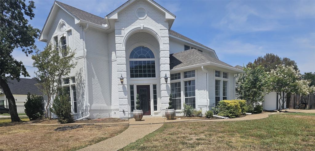 1601 VILLAGE Trail