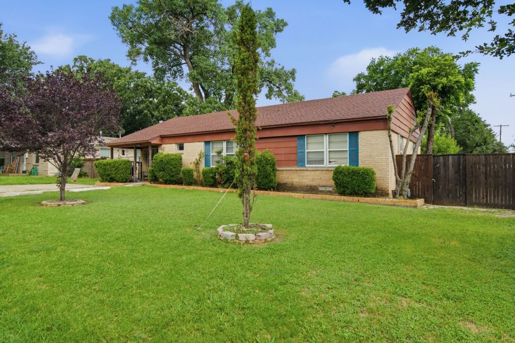 605 W 8th Street, Irving, TX 75060 — photo 1