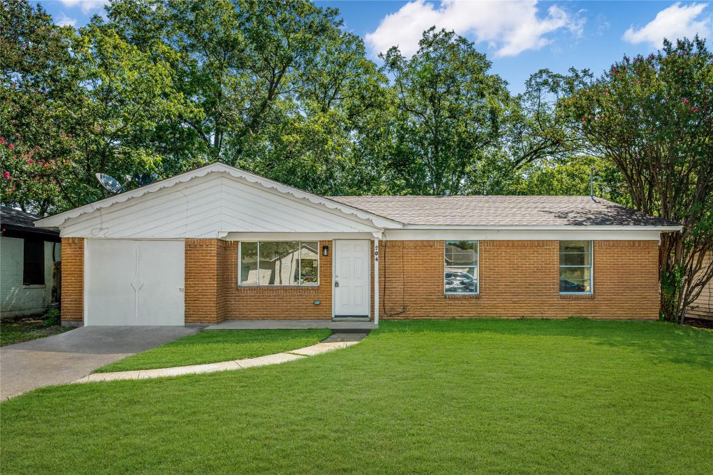 204 S Lillis Lane, Denison, TX 75020 — photo 1
