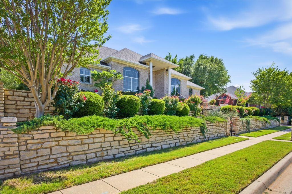 1910 Maplewood Drive, Weatherford, TX 76087 — photo 1