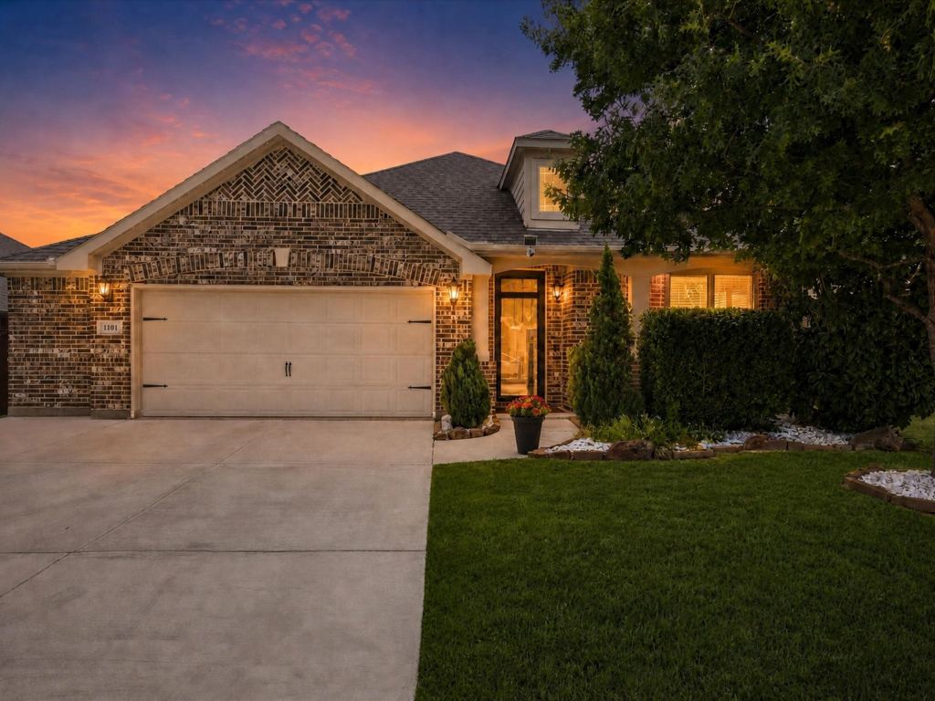1101 Broken Wheel Trail, Aubrey, TX 76227 — photo 1