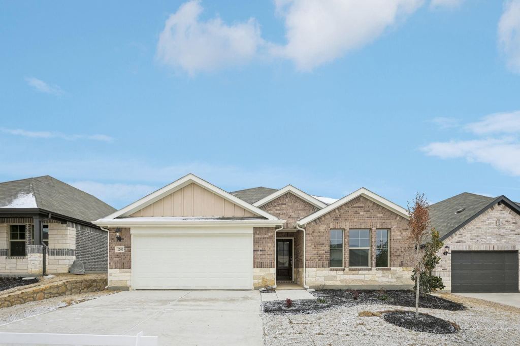 2203 Gustavus Drive, Sherman, TX 75092 — photo 1