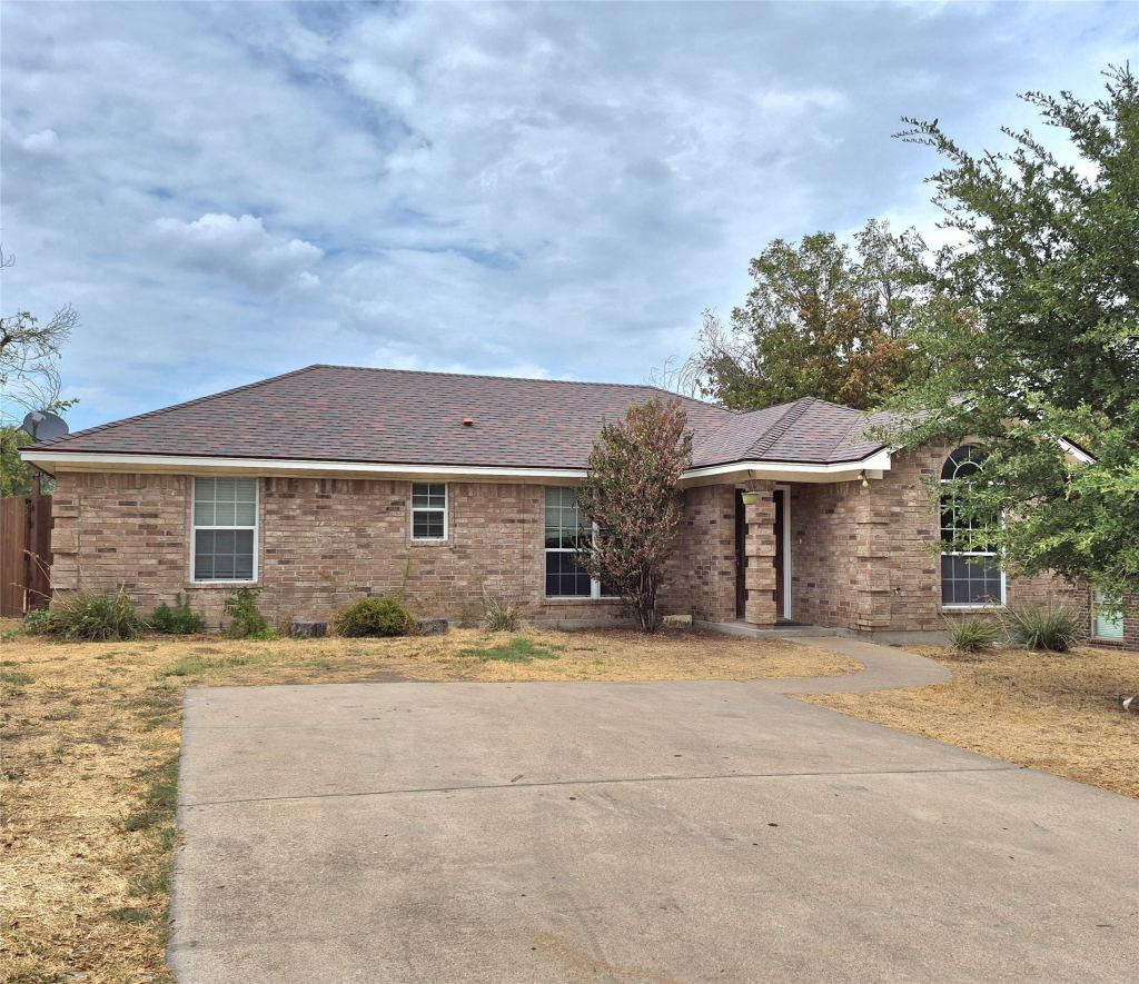 1231 W Hyman Street, Stephenville, TX 76401 — photo 1
