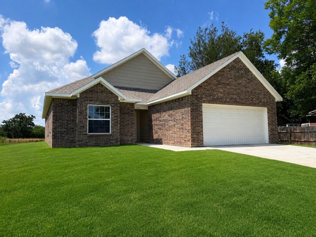 600 Crockett Drive, Cleburne, TX 76033 — photo 1