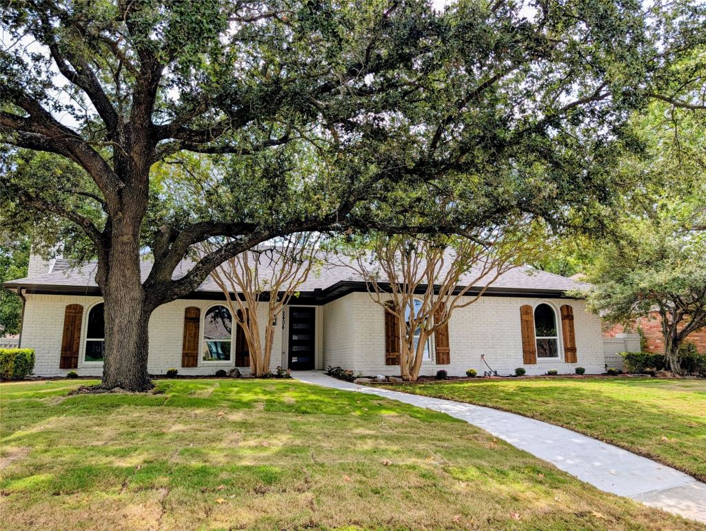 2404 Glen Forest Lane, Plano, TX 75023 — photo 1