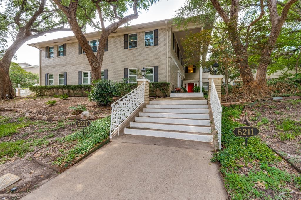 6211 Bandera Avenue D, Dallas, TX 75225 — photo 1