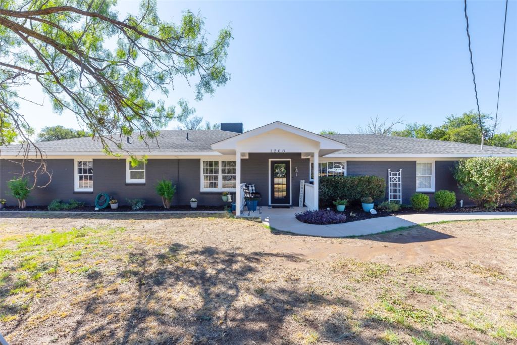 1208 Lytle Way Circle