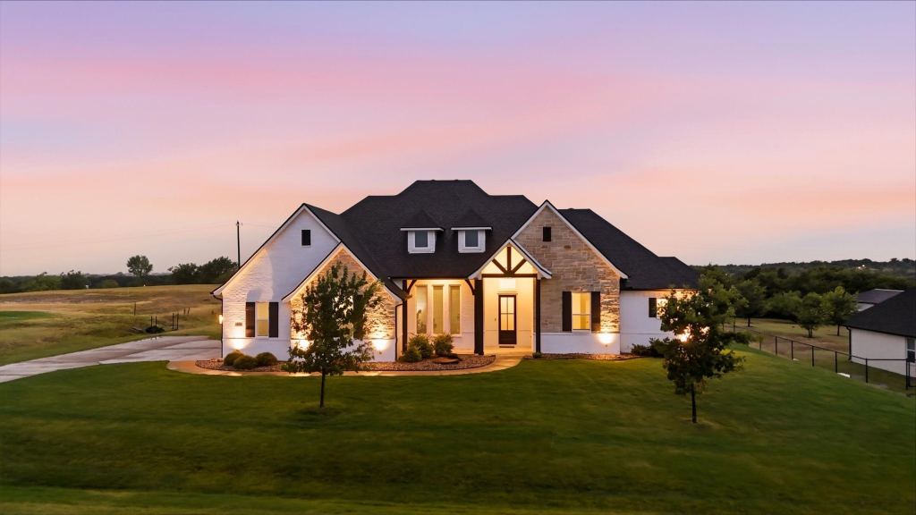 459 Red Bird Drive, Springtown, TX 76082 — photo 1