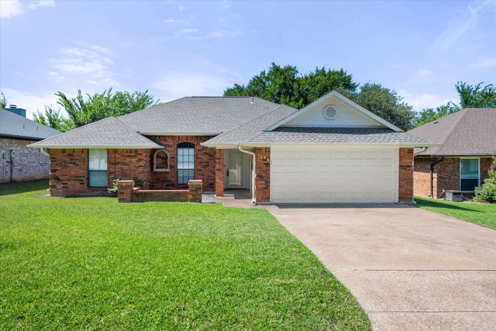 7508 Jamie Renee Lane, North Richland Hills, TX 76182 — photo 1