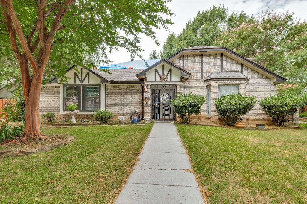 2904 Pitkin Drive, Arlington, TX 76006 — photo 1