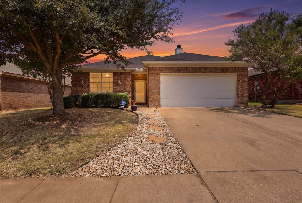 213 Sardius Boulevard, Granbury, TX 76049 — photo 1