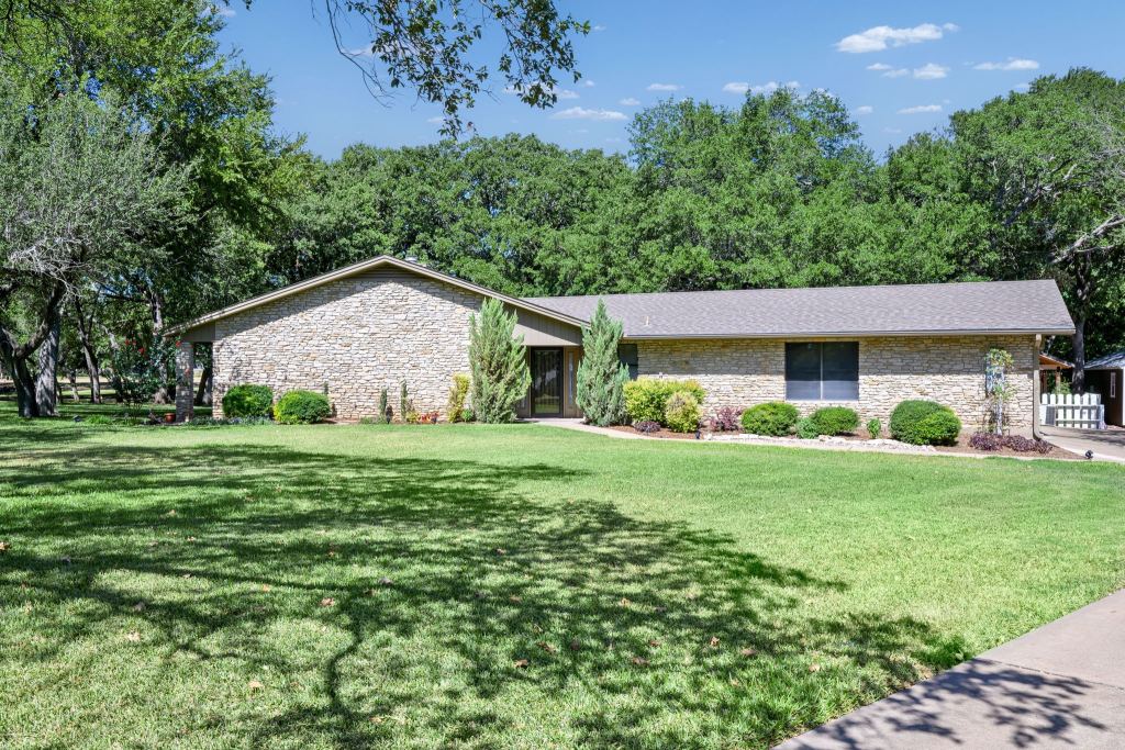 123 Sandra Palmer Street, Stephenville, TX 76401 — photo 1