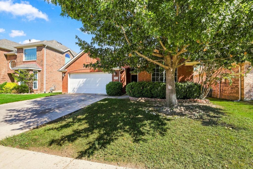 10500 Jaybird Drive, Fort Worth, TX 76244 — photo 1