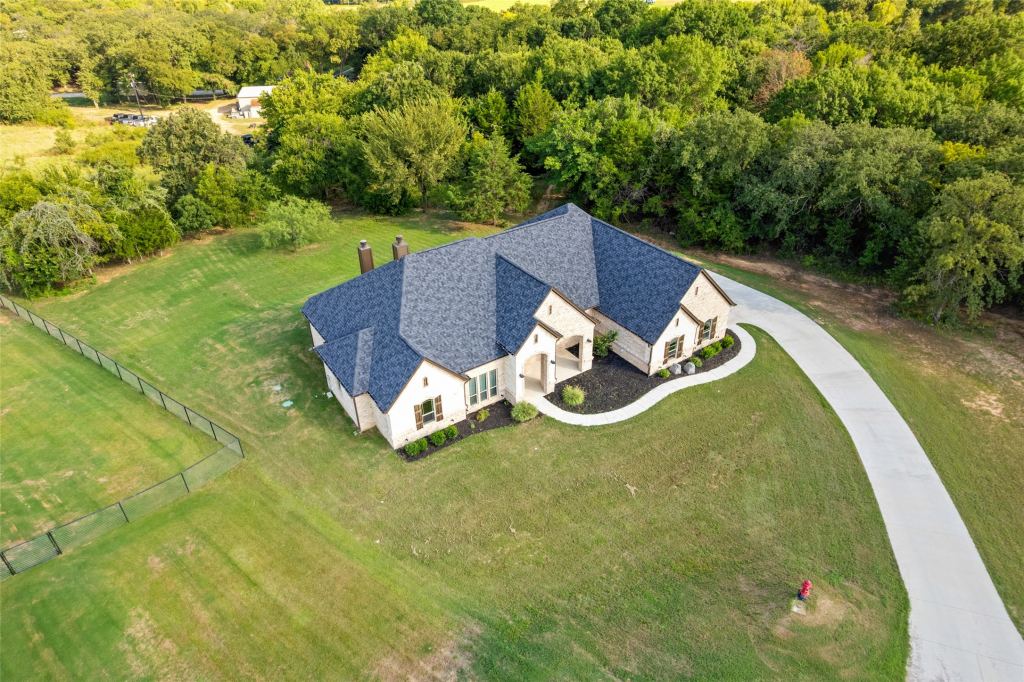 1055 Meadow Wood Terrace, Azle, TX 76020 — photo 1