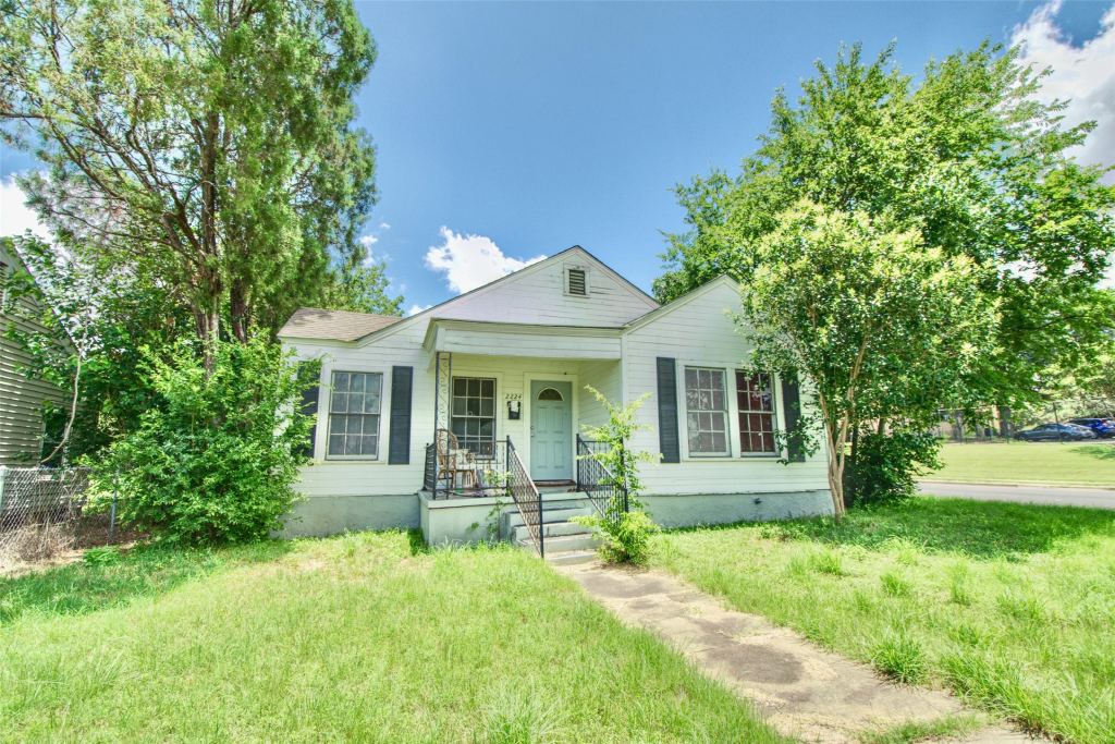 2224 Live Oak Avenue, Waco, TX 76708 — photo 1