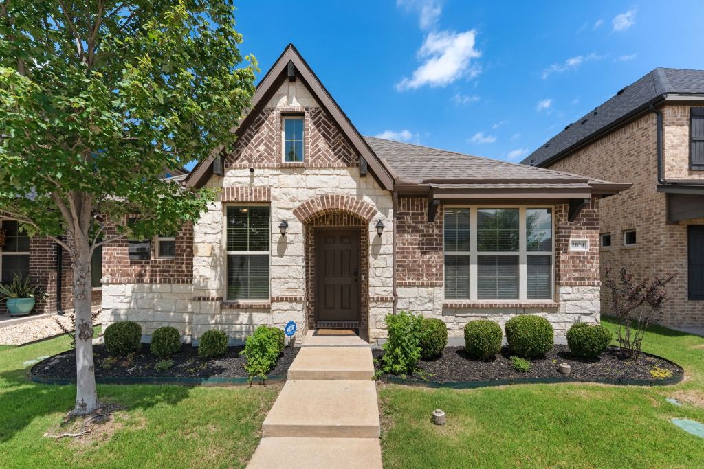 2104 Barx Drive, Little Elm, TX 75068 — photo 1