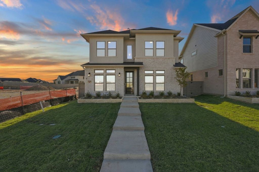2424 Trailrunner Drive