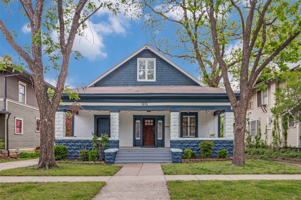 1810 5th Avenue, Fort Worth, TX 76110 — photo 1