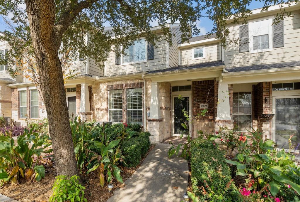 2209 Stonepark Place, McKinney, TX 75071 — photo 1