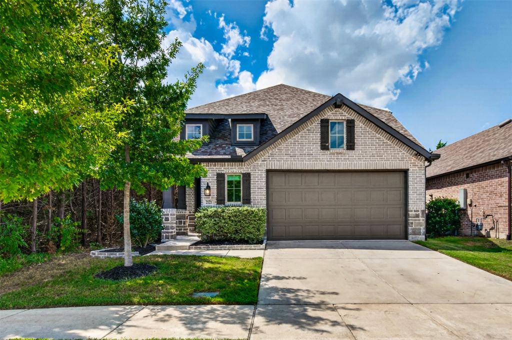 2121 Hobby Drive