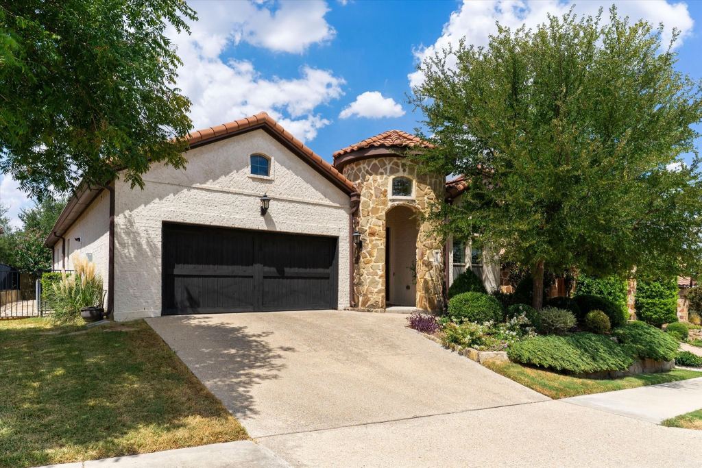 2909 Siena Drive, Denton, TX 76210 — photo 1