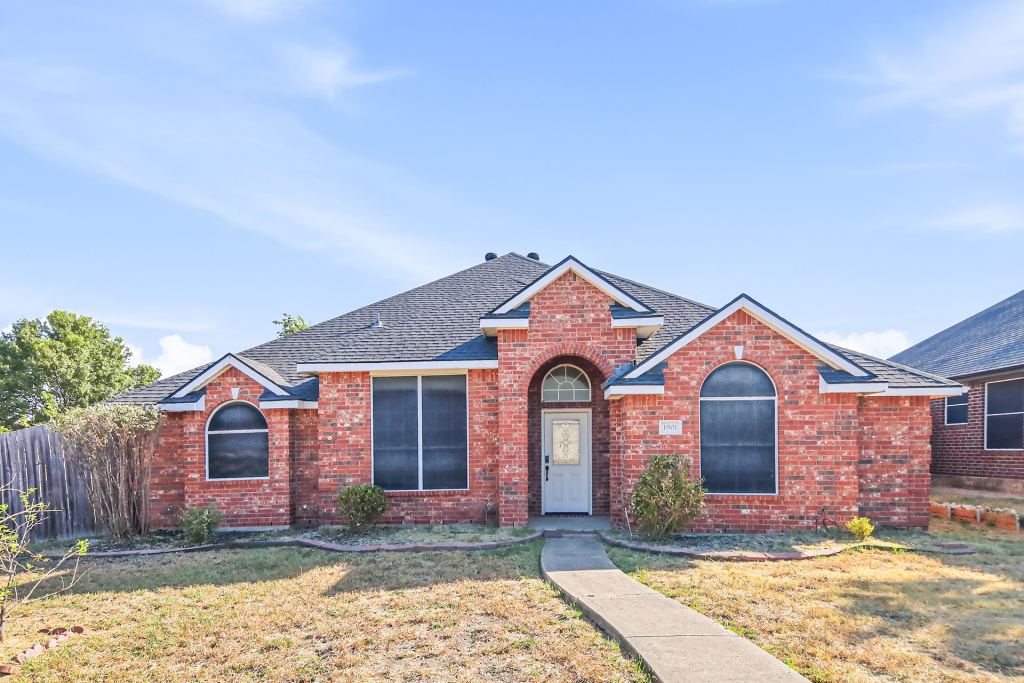 1901 Clifton Drive, Mesquite, TX 75149 — photo 1