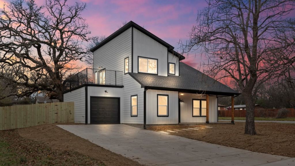 1228 S Rusk Street W, Sherman, TX 75090 — photo 1