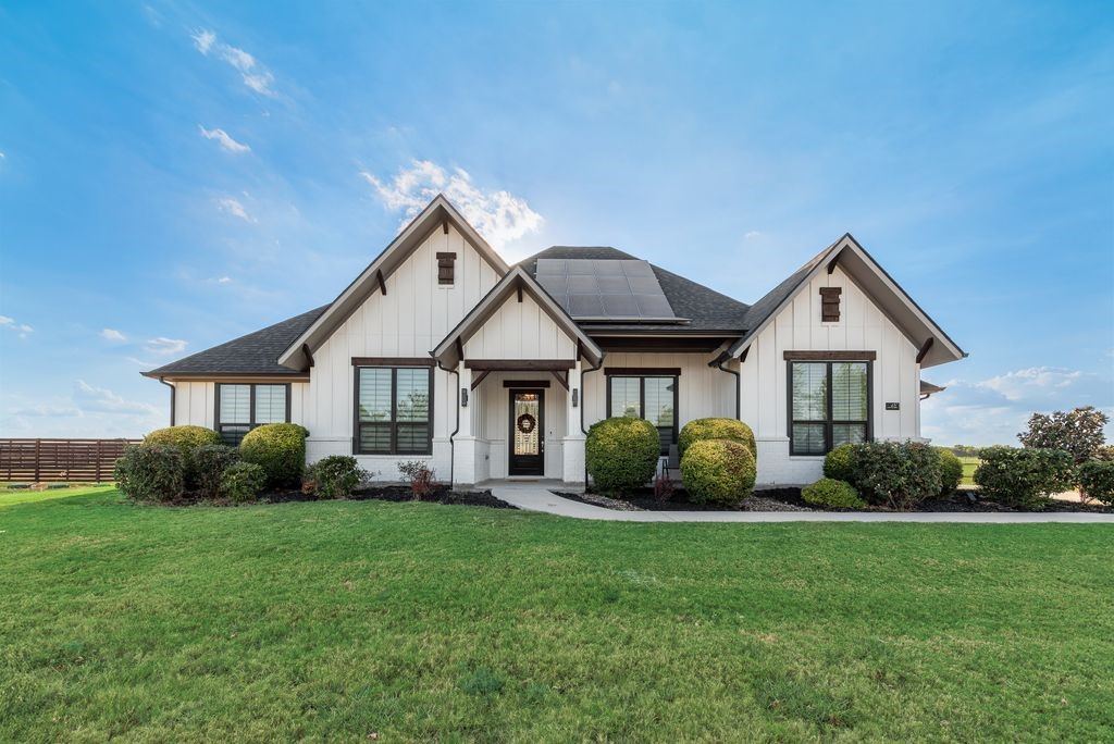 481 Ike Road, Waxahachie, TX 75165 — photo 1