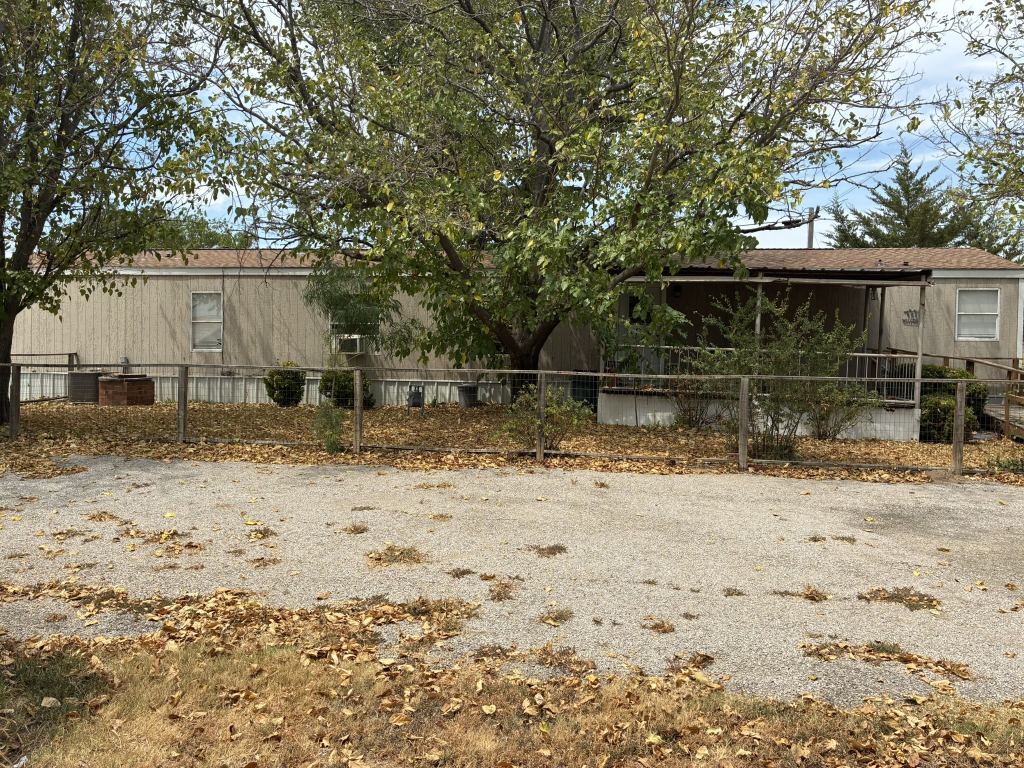 102 S Houston Street, Millsap, TX 76066 — photo 1