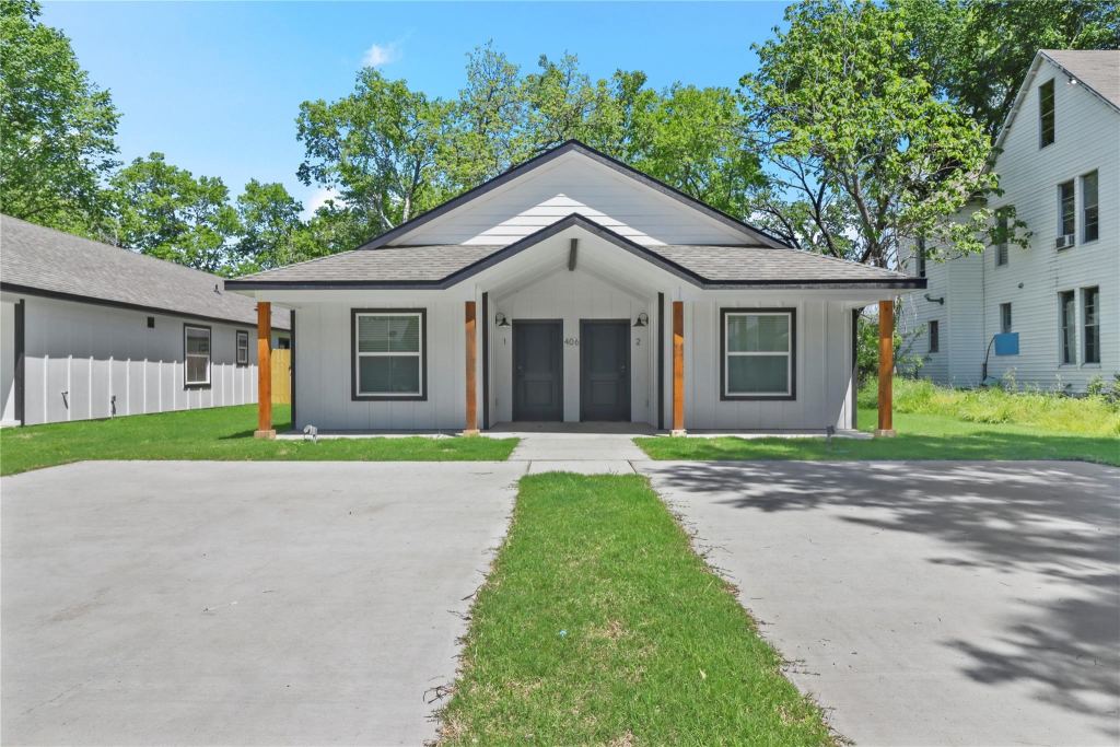 406 W 6th Street 2, Bonham, TX 75418 — photo 1