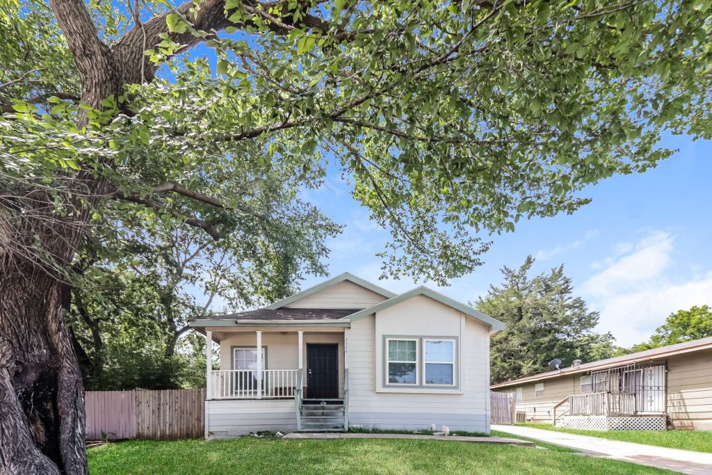 2536 Kool Avenue, Dallas, TX 75241 — photo 1