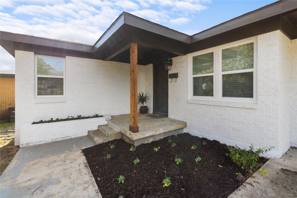 2907 Clinton Avenue, Fort Worth, TX 76106 — photo 1