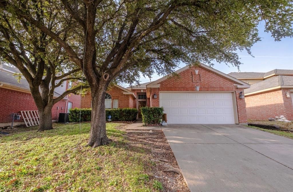 817 Stafford Station Drive, Saginaw, TX 76131 — photo 1