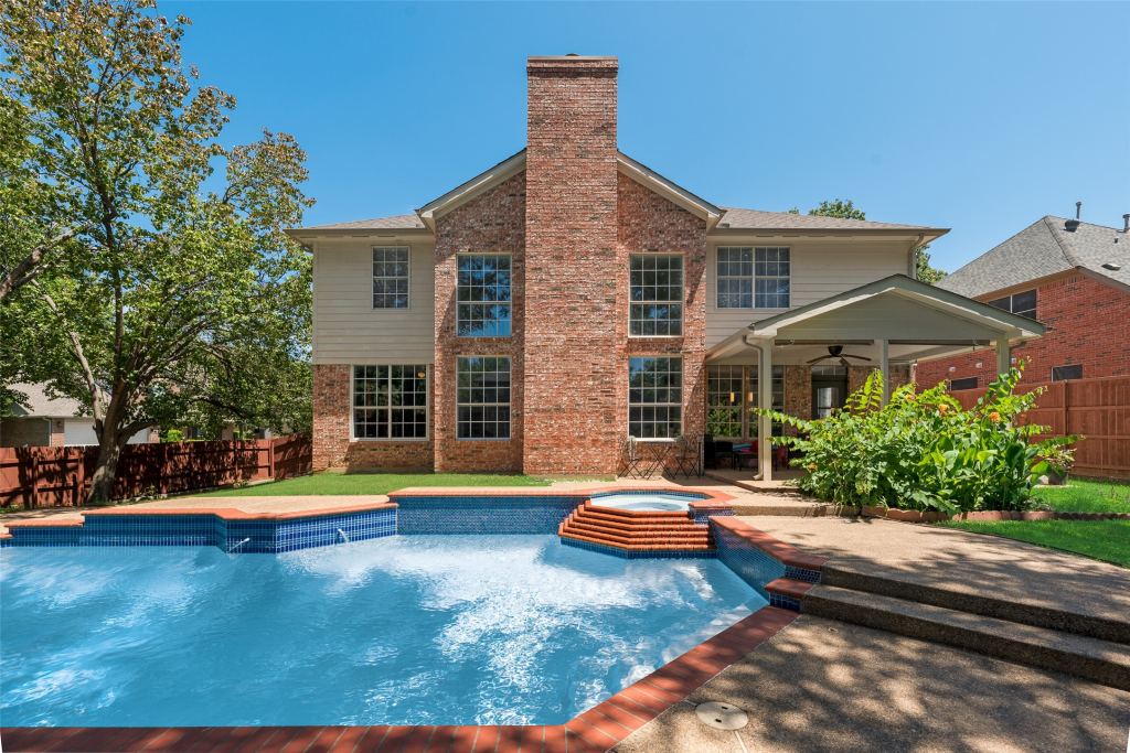 2525 Amber Lane, Flower Mound, TX 75028 — photo 1