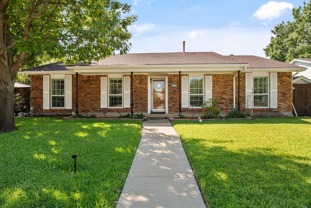 1813 Dodge Trail, Grand Prairie, TX 75052 — photo 1