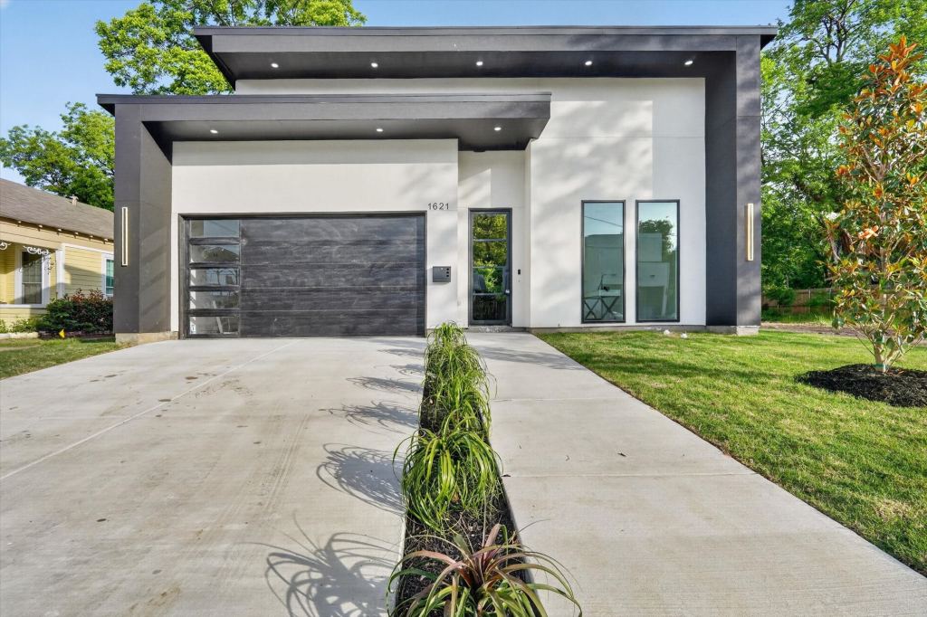 1621 Bannock Avenue, Dallas, TX 75215 — photo 1
