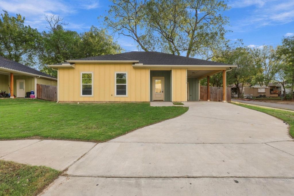 1116 S 6th Avenue, Denison, TX 75021 — photo 1