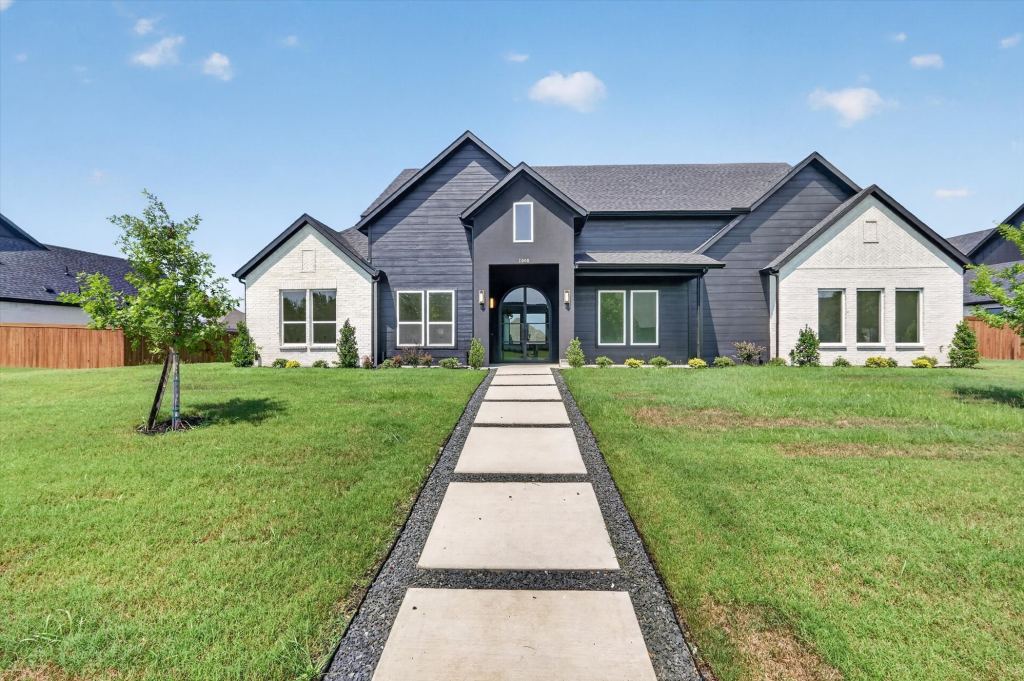 1008 Devonshire Drive N, Forney, TX 75126 — photo 1