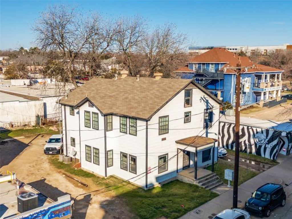 107 Fry Street 205, Denton, TX 76201 — photo 1