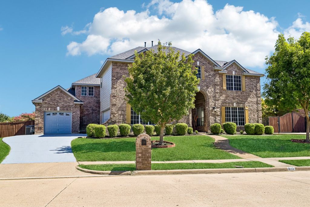 810 Driftwood Drive