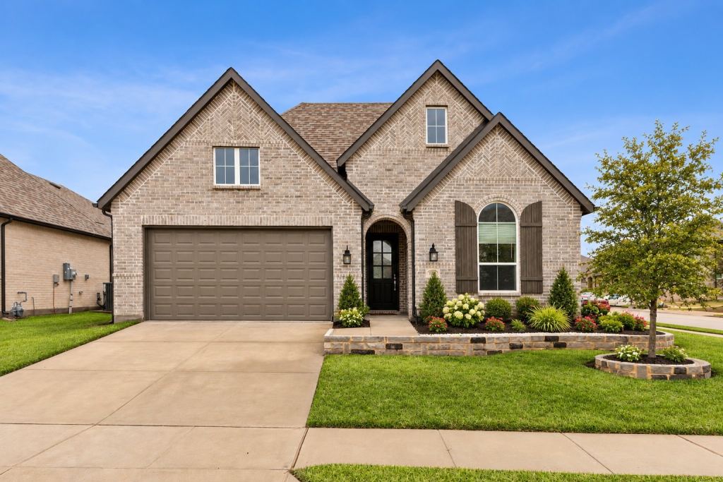 1104 Holcombe Drive
