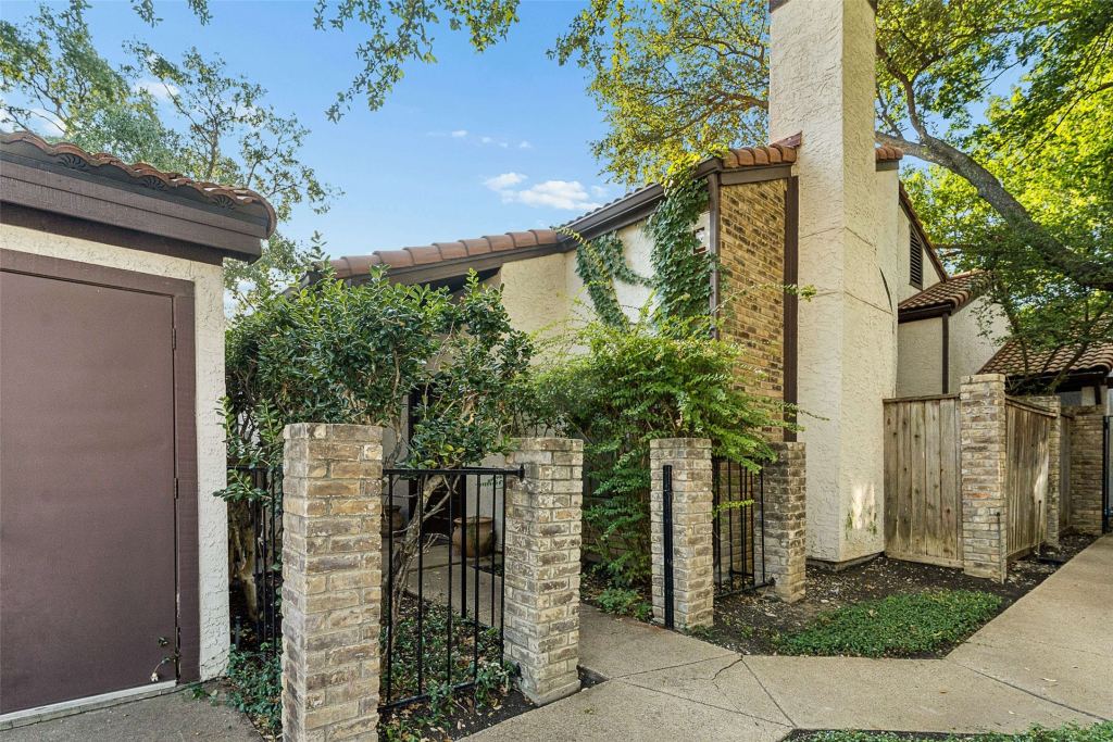 18040 Midway Road 105, Dallas, TX 75287 — photo 1