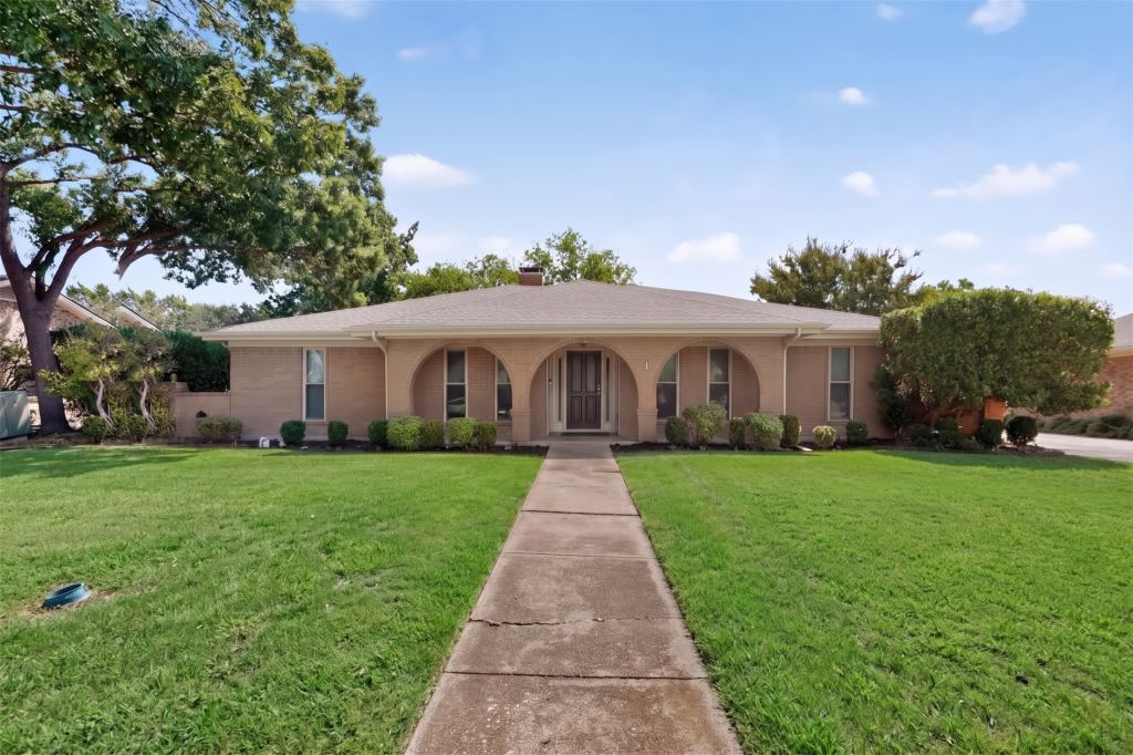 2812 Teakwood Lane