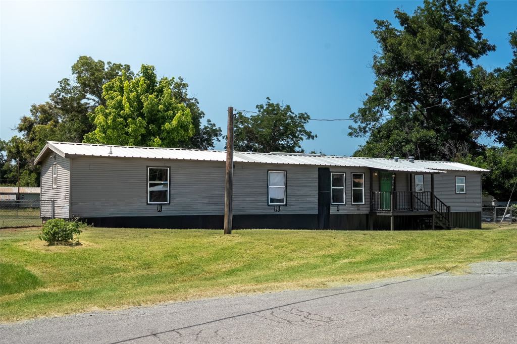 7058 Cimmaron Trail, Weatherford, TX 76087 — photo 1