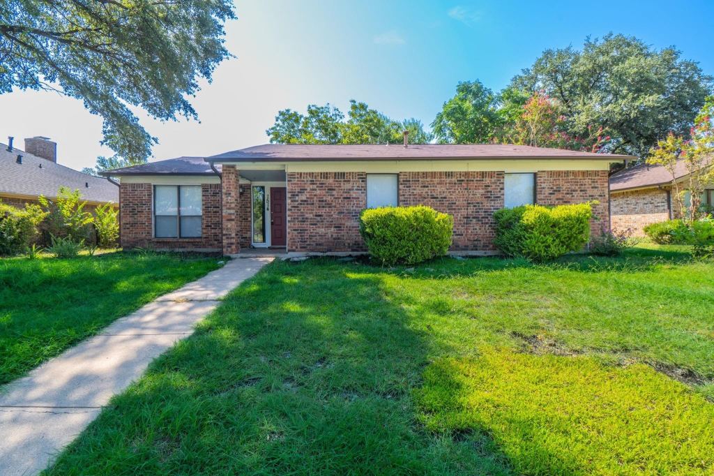 1514 Hindsdale Drive, Richardson, TX 75081 — photo 1