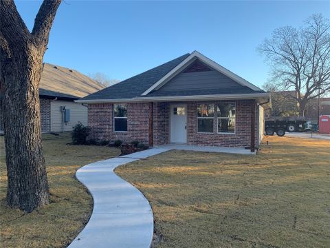 303 N Colbert Avenue, Sherman, TX 75090 — photo 2
