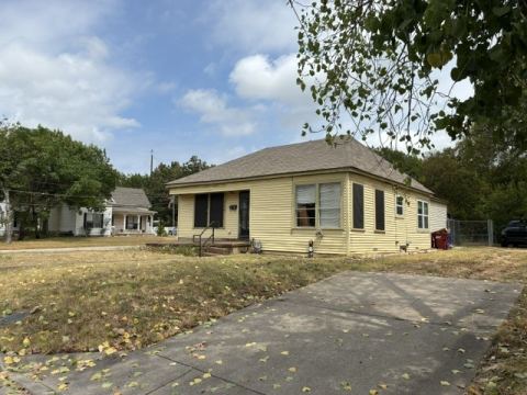 316 N Washington Street, Farmersville, TX 75442 — photo 2