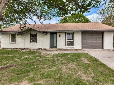 3716 Clotell Drive, Fort Worth
