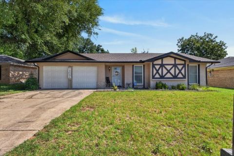 523 Lynnewood Avenue, Burleson, TX 76028 — photo 2